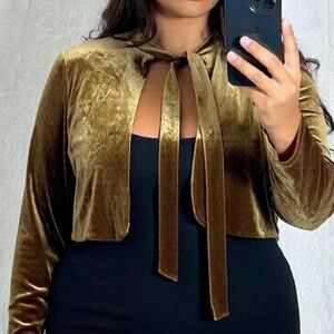 Forever 21 Cropped Top Womens Size 2X Gold Velvet NWT Formal Cover up Holiday
